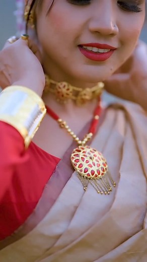 Rongali Bihu, also known as Bohag Bihu, marks the beginning of the Assamese New Year and is celebrated with immense zeal and fervour in the northeastern state of Assam, India⭐️🇮🇳 Rongali Bihu symbolises the arrival of spring, heralding new beginnings, prosperity, and abundance.🌅The festival is characterised by vibrant cultural performances, including traditional dances like the Bihu dance, melodious songs, and community feasts featuring delicious Assamese delicacies.😍 People adorn themselves