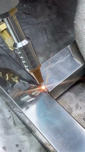 1.2 Stainless steel seam filling welding#Handheld laser welding machine#Sheet metal