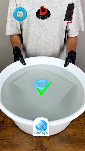 🫧💦 Blue Ring, Black Cap & Eraser Water Test – What Will Float? 😱 #cleanbyte #experiment #shorts