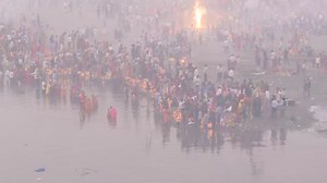 5.4K views · 116 reactions | India's Hindus bathe in holy river defiled by pollution. Thousands of Hindu devotees gather to celebrate the festival of Chhath Puja for the Hindu sun god Surya and bathe in the sacred but sewage-filled Yamuna river. | AFP News Agency | Facebook