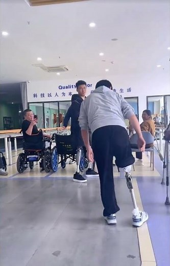 Standing Up from the Floor with Both Legs Disabled | Tutorial