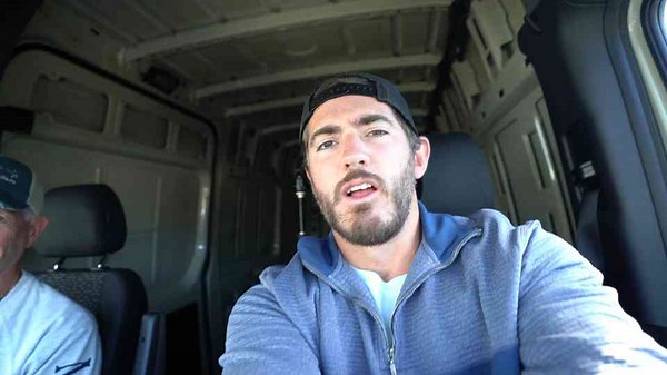 Upgrading our Sprinter van's radio for a 10 | CarPlay display screen!