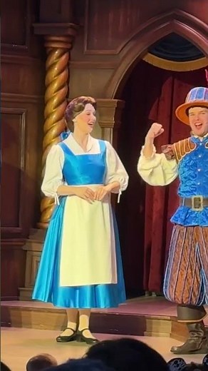 Beauty & the Beast Belle at The Royal Theatre🌹#disney #disneyland #disneyparks #disneythemepark