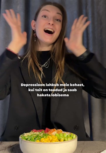 🍣✨ Eho Sushi road tähendavad alati head tuju! Kui tahad end hellitada, sõpradega kokku saada või lihtsalt päeva natuke paremaks muuta - Eho Sushi road sobivad selleks ideaalselt 💛 Maitse, hubasus ja meeleolu - igas tellimuses. 📍 Sõpruse pst 209 💻 ehosushi.ee #ehosushi #sushitallinn #mustamäe #tallinnfood #sushilovers