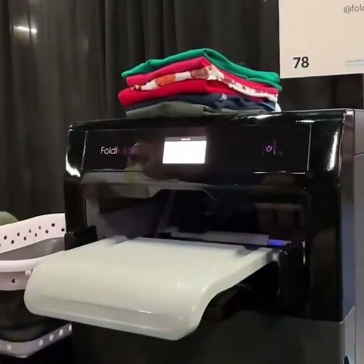 Folding and Ironing Robot Clothing Machine Laundry Equipment.