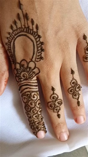 Elegant Finger Mehndi Design 🌸 | Simple & Quick Mehndi Idea”