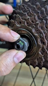 The hub balls should be serviced with fresh grease from time to time. #hub #servicing #greasing #fbreelsvideo #bikebuilderbangladesh | Bike Builder Bangladesh