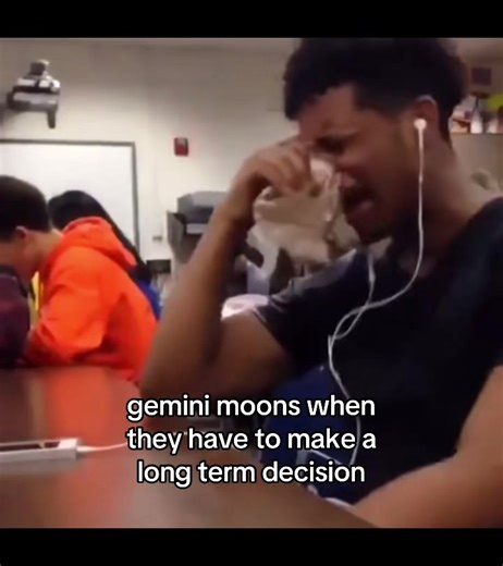 Understanding Mutable Moons in Astrology