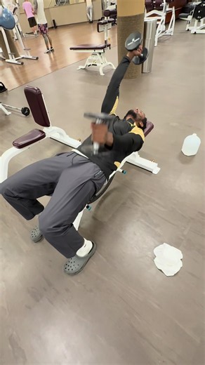 Hmo (@locsxlifts0)’s video of mobility exercises