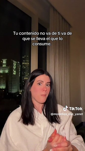 Tus ventas a través de las redes sociales son directamente proposicional al valor que aportas en tu contenido gratuito. La clave es que tu nombre y tu cara sea lo que venda y eso solo se logra conectando y creando comunidad. Tu negocio necesita ese alcance y esa exposición que solo tu Marca Personal le puede dar. Mientras más rápido lo entiendas más rápido crecerás. Enfócate en conectar con la gente y no tendrás que mover un dedo para vender.