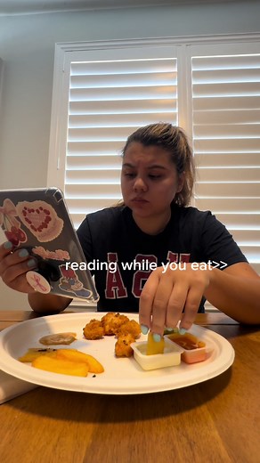 Reading while Eating: A Relaxing Combination