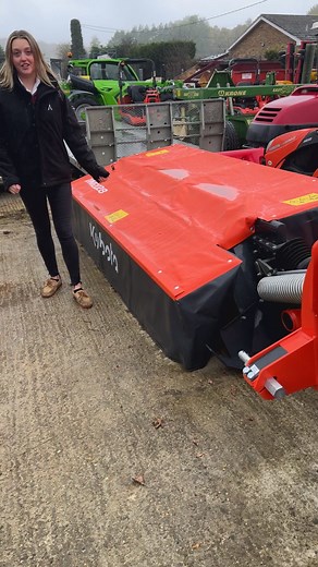 🚜 End of Season Sale! Take advantage of our offer on the Kubota 2.8m Disc Mower — built for clean, efficient, and reliable cutting. 🟧 Key Specs: • 2.8m working width • 8-disc setup • 3 blades per disc for a smooth, consistent finish Perfect for tackling grassland and forage with ease ✅ 📞 Contact us today for pricing and availability! Don’t miss out — once it’s gone, it’s gone! #GeorgeBrowns #Kubota #KubotaMower #DiscMower #EndOfSeasonSale #FarmMachinery #Agriculture #GrasslandEquipment #Forag
