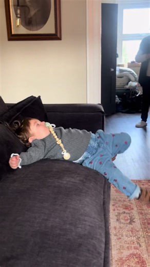 Everyday she does something new to make me laugh! #mumsoftiktok #momsoftiktok #babiesoftiktok #grow #smallcontentcreatorsupport