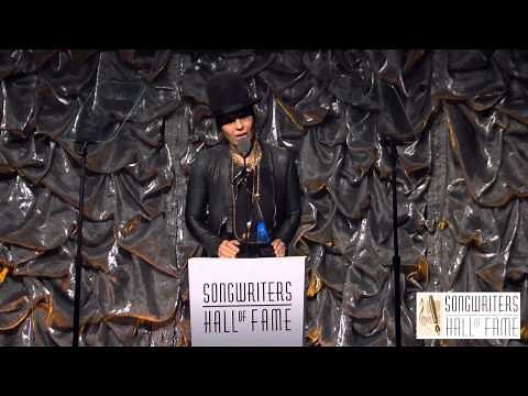 Linda Perry's 2015 Acceptance Speech