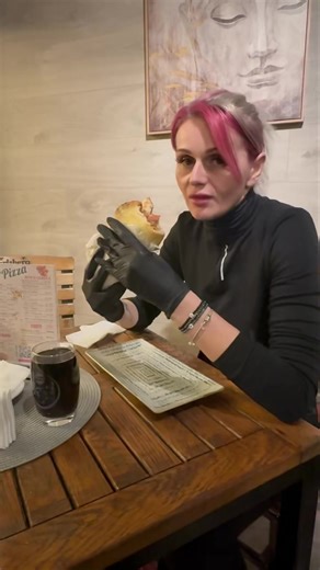 „Pizza H prezintă noul H Kebab: combinația perfectă de vită și curcan – fraged, suculent și plin de aromă! Hai să-l încerci maine incepand cu ora 13:30!🔥 | Pizza H
