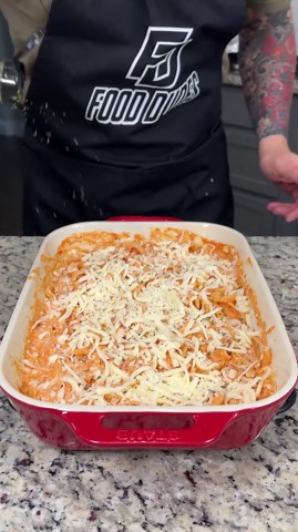Easy cheesy pasta bake