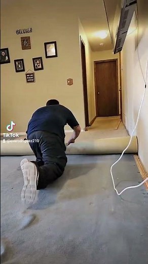 Removing Carpet & Prepping Floor before Installing Vinyl Flooring