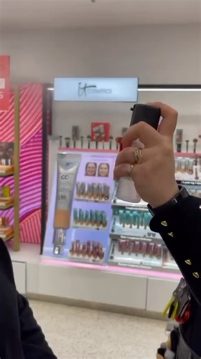 ‎ماس ستور‎ on Instagram‎: "مثبت مكياج فيكس بلاس ♥️💋 MAC prep + prime Fix plus له العديد من الاستخدامات بشكل سهل وبسيط يستغني عن شراء المنتجات الاخرى يعتبر متعدد الاستخدامات ✅ يتم تطبيقه قبل او بعد المكياج لتنشيط الوجه 💞✨ ✅ يساعد على تشرب الوجه للمكياج بشكل افضل مما يعطي اطلالة طبيعية ومشرقة 💞✨ ✅ مثبت للمكياج و منعش للبشرة 💞✨ ✅ مثبت للفاوندشن الثكيل 💞 ✅ إذا كنت من بهتان لون الشادو جربي مع ماك فكس بلس 💞✨ يعتبر من افضل مثبت مكياج لانه متعدد مهام 💖✨ 🌸مثبت للمكياج 🌸 🌸 منعش للبشرة 🌸 🌸مخفف