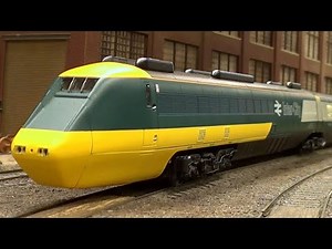 First Impressions of a High Speed Tilting Model Train - Rapido Trains UK APT-E