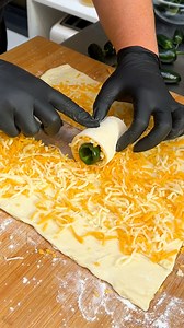 664K views · 2.1K reactions | Pull-Apart Jalapeño Poppers! Cheesy, spicy, and oh so poppable ️燎 | Chefclub GruB | Facebook