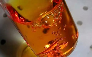 不可思议的“王水”，一秒钟就能溶解黄金，原理到底是什么？