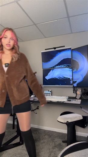 lindsey ♡ on Instagram: "goodbye windows. #techbaddie #lindseyszn #techtok #windows #Ripwindows10"