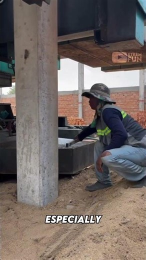 MASSIVE MACHINE INSTALLS CONCRETE STRUCTURES WITH PRECISION 🤯🏗️
