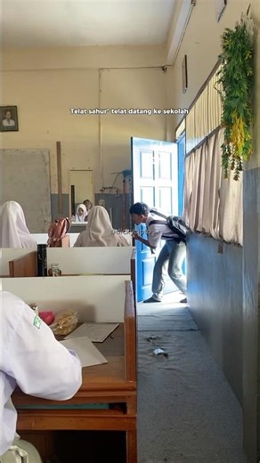 ”telat datang ke sekolah