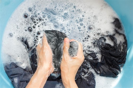 How to remove mould from your clothes and shoes