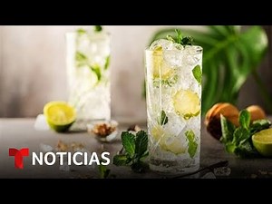 Cómo preparar agua de limón con menta para mantenerse hidratado | Noticias Telemundo