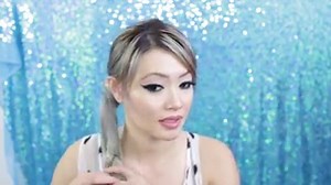 Watch this step-by-step tutorial for 3 easy ways to wear a ponytail hair extension (via Pursebuzz). | Kin