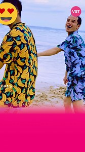 DV Cường Phạm đột tử tuổi 31 vì bệnh hiếm nấm não Chi tiết: https://s.vgt.tv/36YG Diễn viên Cường Phạm đã trút hơi thở cuối cùng vào sáng 15/5 sau thời gian dài chiến đấu với căn bệnh hiếm gặp – nấm não. Sự ra đi của anh ở tuổi 31 khiến đồng nghiệp và khán giả không khỏi tiếc thương cho một tài năng trẻ còn nhiều dang dở. Diễn viên Phạm Quốc Cường, thường được biết đến với nghệ danh Cường Phạm, đã trút hơi thở cuối cùng vào lúc 2 giờ sáng ngày 15/5, sau một thời gian dài kiên cường chống chọi vớ