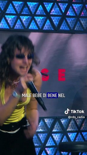 🤫 Piccolo spoiler di stasera! 🎶 La versione live di “Il Bene Nel Male” dall’#RDSShowcase di @sonolamadame! Manca poco e potrete godervi tutto il resto: appuntamento dalle 21 su #RDSSocialTV, canale 265 del digitale terrestre 😉 #Madame #MadameRDS