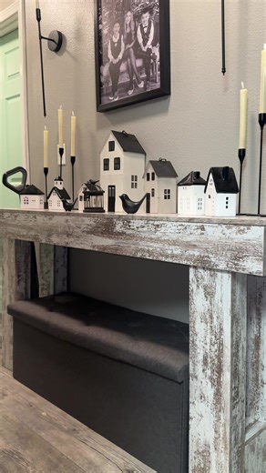 How pretty is this console table #consoletable #styling #homestyling #homedecorideas #decoratewithme