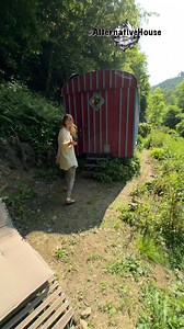 Her simple house tour | Alternativehouse