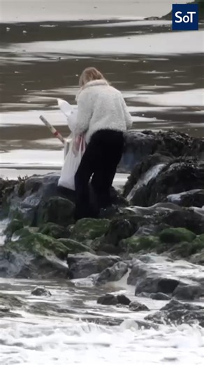 21K views · 43 reactions | Yule-tide Christmas shopper gets a soggy surprise after taking shortcut over beach with bags of festive shopping'. It happened at Towan beach, Newquay, Cornwall. Luckily despite getting wet feet and legs she managed to reach safety. | Stoke-on-Trent Live | Facebook