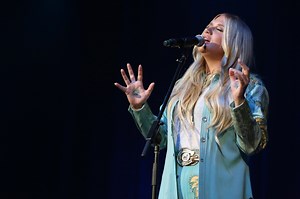 Watch Kesha Cover Bob Dylan's 'I Shall Be Released'