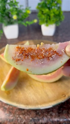 Benefits of Guava🍋‍🟩by Vedant sir#youtubeshorts #guava #benefits #naturalfruits #amruth