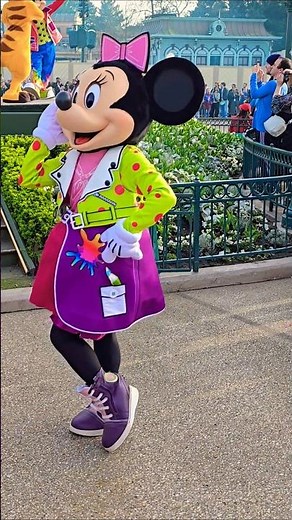 Disneyland Paris, Minnie, Everybody wants to be her! A Million Splashes of Colour