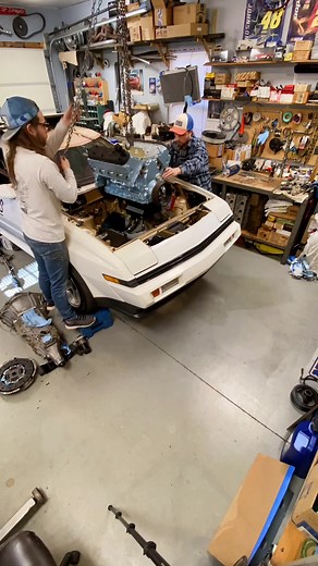 Lift plates make life so easy for engine install and removal… PSA this is old footage.. #pawpawsspeedshop #DIYwithBlock #starion #lsswap #conquest