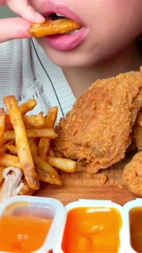 ASMR Popeye Fried Chicken 🍗 Eating sound
