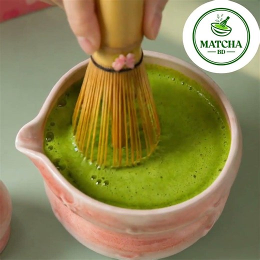 How to make the perfect Japanese Iced Matcha Latte at home! #matcha #matchalatte