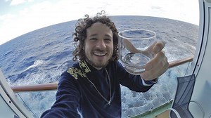 2.7M views · 62K reactions | Así es la vida arriba de un BARCO DE PRIMERA CLASE! | Luisito Comunica | Facebook