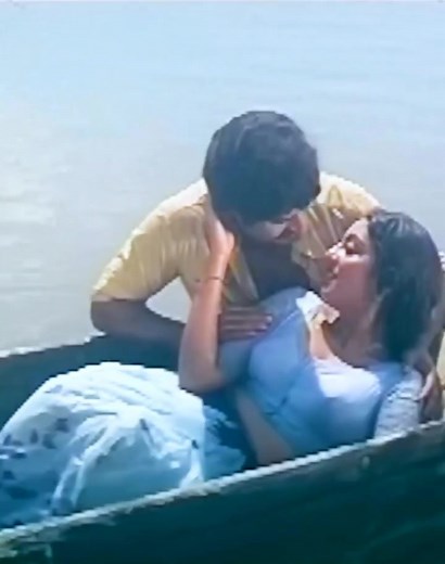 ഈ നാട്ടുവഞ്ചിപോലെ തുള്ളും നെഞ്ചിൽ മോഹം മന്ദം മന്ദം ❤❤❤ | Ashok Manoj