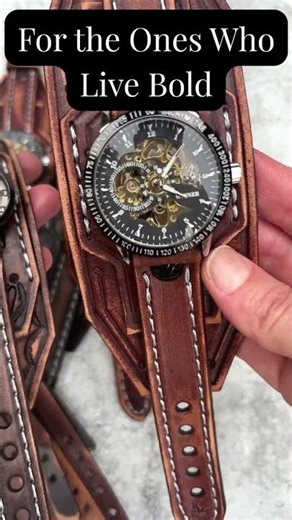 Why Everyone Wants These Custom Watches?