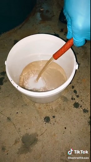 How to get water from a big bucket to a smaller. THE EASY WAY #LIFEHACK