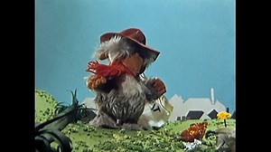 On a blustery day I get swept up by the strong winds! 💨🌬⛱ - Orinoco | The Wombles