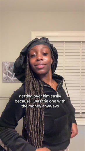 shalom♡ (@pinkfluffyunixorn)’s video of getting over him easily