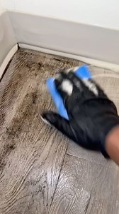 “Hand Mop Titan” Elite Results -Cleaning You Can Trust!✨❇️✨❇️ Off the rip to ensure a thorough cleaning of a messy kitchen floor, hand mopping the corners first including baseboards. Using a 8 quart buckets of Sal Sud solution (and one with plain water) Scrub Pad for the stubborn grime, Magic Eraser for the baseboard for easier cleaning, Paper Towels (use wet paper towels to discard first layer of filth) few Microfiber Clothes to use when rinsing. In this video, we are cleaning behind the fridge