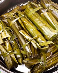 276K views · 1.7K reactions | How to Make Suman with a Twist! Ingredienst 2 1/2 cups malagkit Rice 3 packs coco mama or 3 cups Coconut Milk 1st piga 1/2 cup cream corn sweet Style 3/4 tsp. Fine salt 1/2 cup brown sugar 3/4 tsp. Vanilla extract Cook mixture In a Pan over medium to High flame until maglalangis na ito. Steam for About 45 minutes over medium to High flame | Hazel Mahinay | Facebook